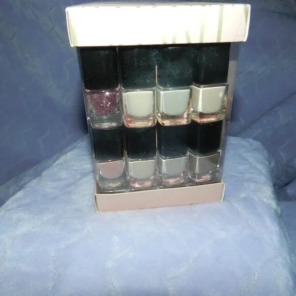 Tahari Perfect Nude 14 Pc Nail Polish Limited addition Collection set🆕🏃🏻💨⚡🚚 - Picture 5 of 16